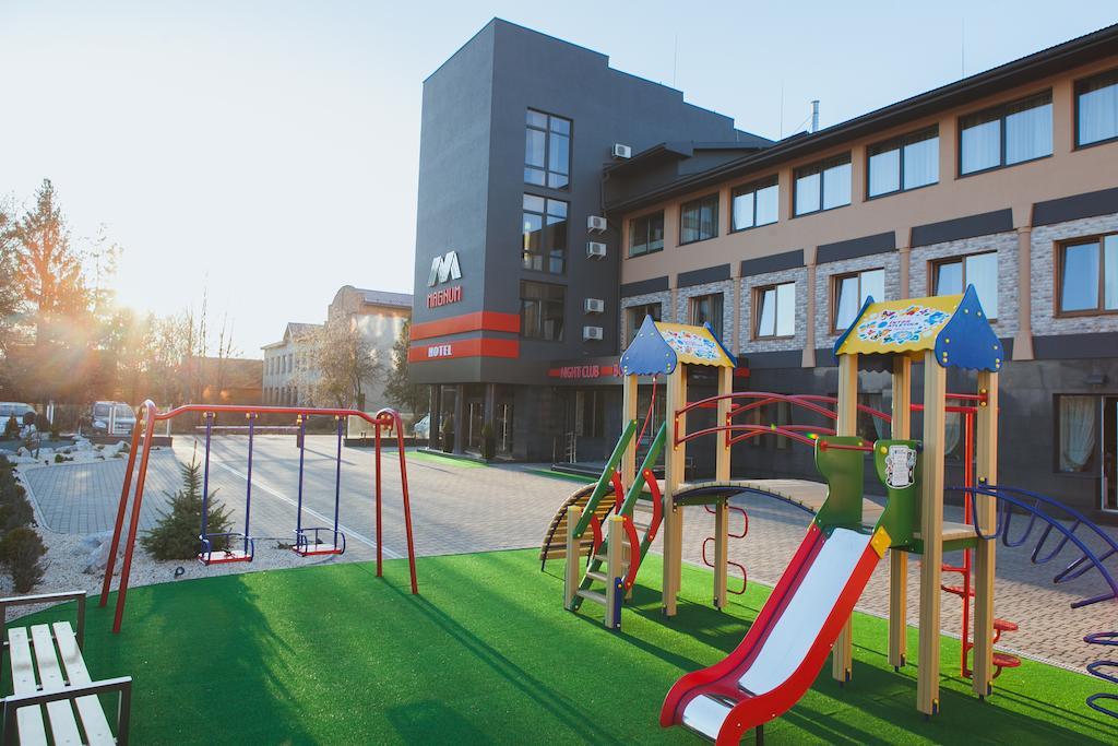Magnum Hotel Берегово Екстериор снимка