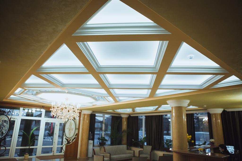 Magnum Hotel Берегово Екстериор снимка